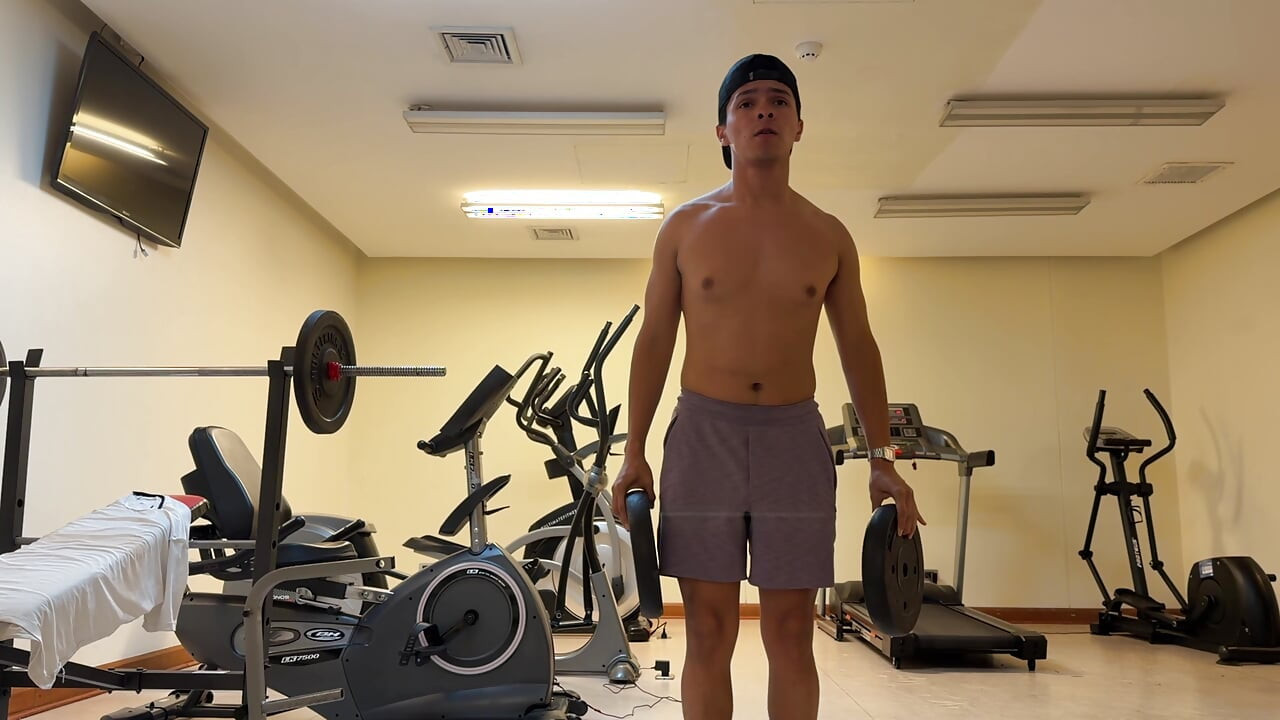 Training naked in the hotel gym