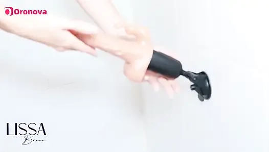 Aku lagi asik ngentot dildo di kamar mandi