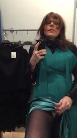 another sweet warm-up in the ladies changing room