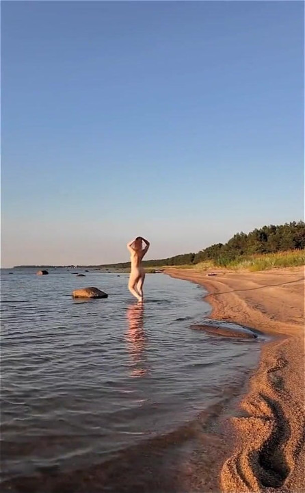 Sahilde striptiz ister misin?