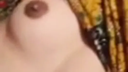 Desi girl showing pussy and boobs on cam