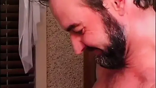 Istri semok ini minta dientot sama kontol besar suaminya