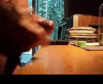 basque9 shoots his load