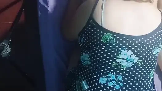 Şiltede kısa elbise ve sihirli eller