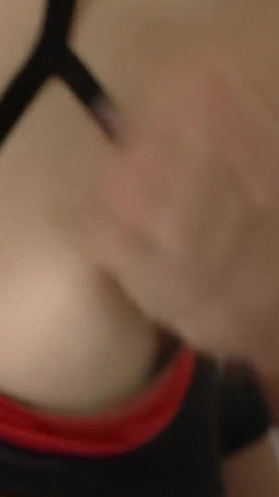 Shping sentar men dadi ko ghar par hi niji porn ko chodne aur philmane ke lie raji kiya gaya! retro . klip 1