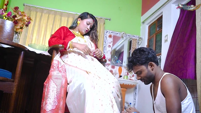 Desi Mallu Bhabhi Hardcore Different Type Sex with Her Servent at Dinning When She Was Alone at Home.( Hindi Audio)