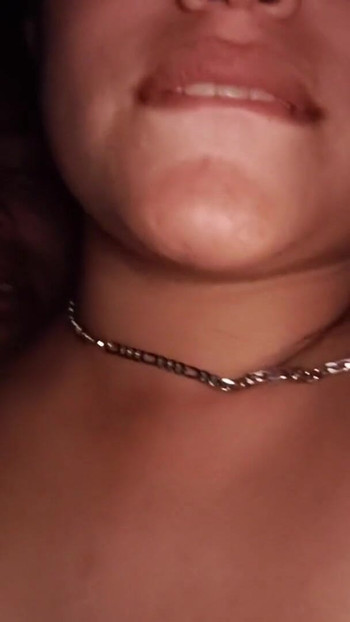 Toute la nuit baisée par mon étalon noir après que mon cocu est allé travailler | Clip 1