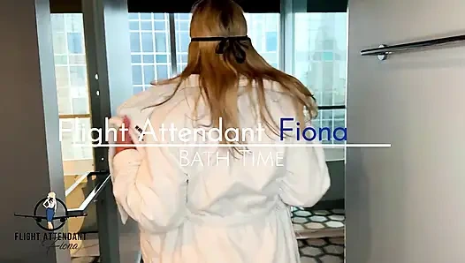 Развлечение в ванне с дилдо