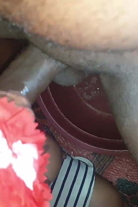 Devojka prima veliki kurac duboko začepljenje i aljkavo