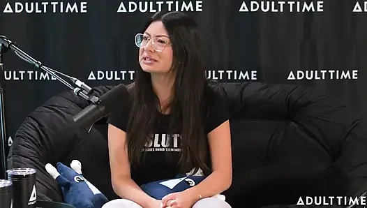 Cami Strella bir kült hayatta kalmak, tiktok şöhreti ve tek eşlilik dışı | Adult Time Podcast