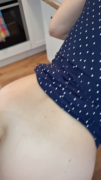 Kitchen rough fucking MILF moaning a lot while squirting, assfingering, licking and insertion of kitchenstuff