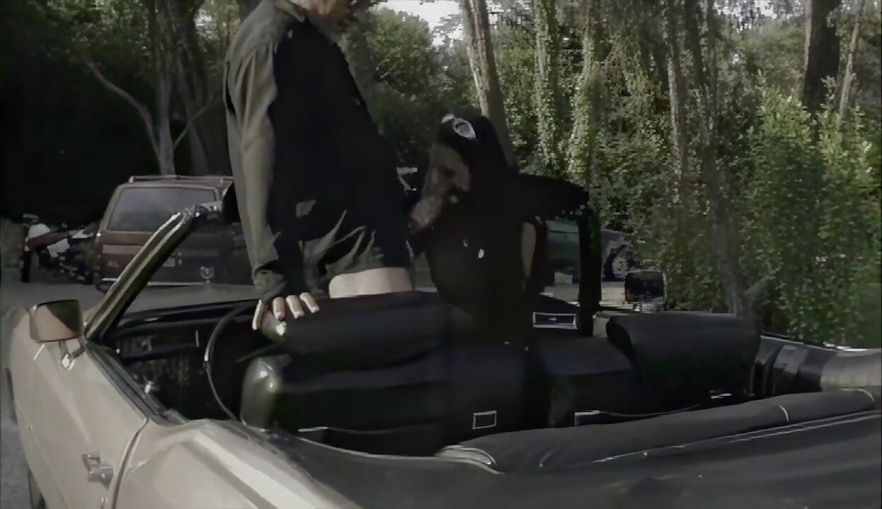 Olivia De Treville Geneukt in Een Cabriolet