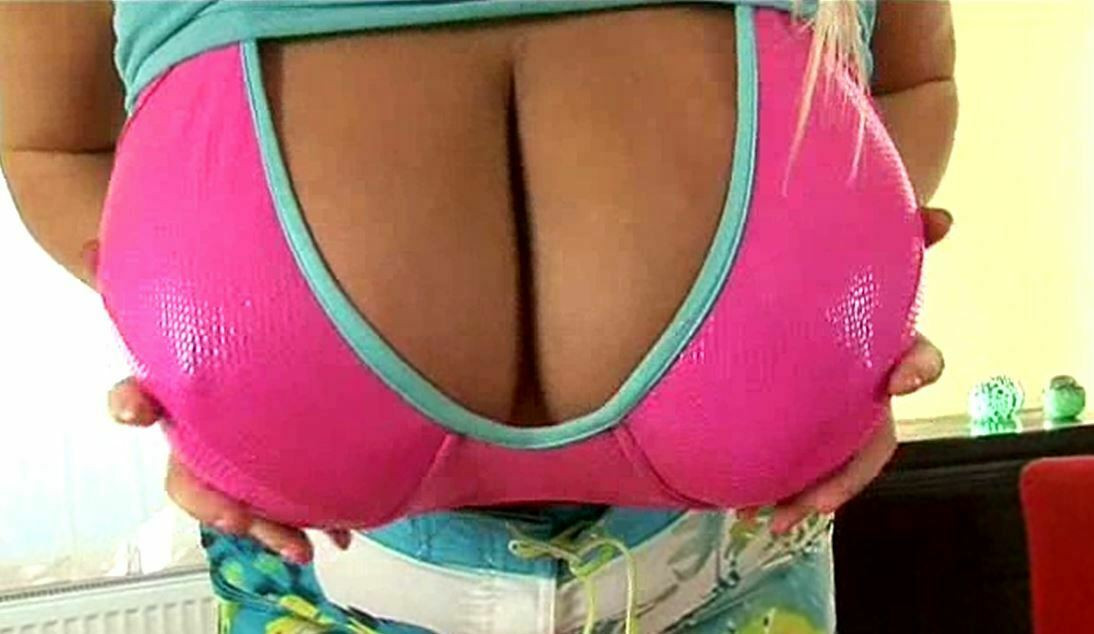 laura orsolya masturbacja