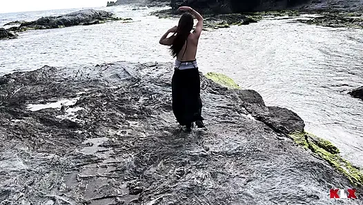 Ich wusste, mein Blowjob am Strand würde überall auf meinem Gesicht enden - KLX