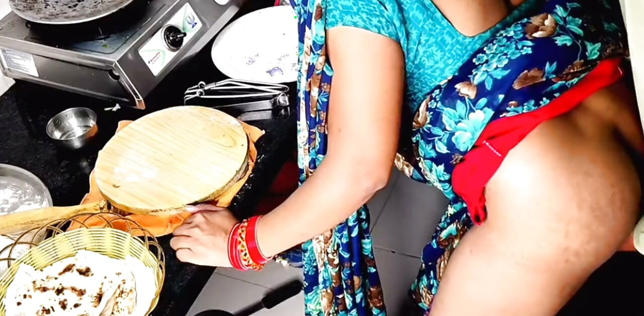 Indian desi aunty in kitchen our husband went to come sex in kitchen with cumshot