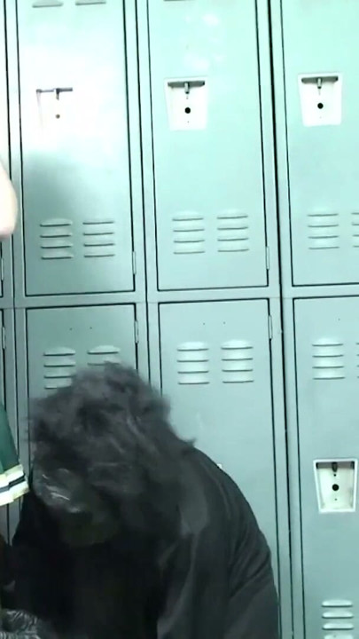 Junge brunette Cheerleaderin wird vom mitschueler gefickt | Clip 1