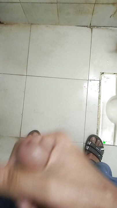 I went to the office bathroom and hit my hand at noon