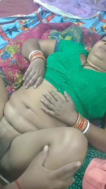 "चूमा सौतेली बहन की चूत से शक्तिशाली क्षण, उसे नग्न छीन लिया और उसे चोदा"