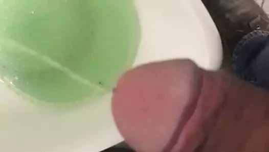 Mau minum?