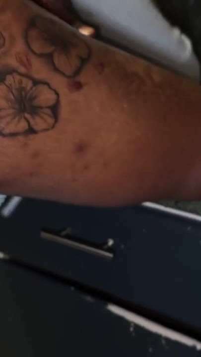 Slučajno jebanje Fijii Pornbox nakon što je maćeha varala u klubu | Klip 1