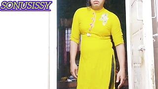 Seksowny dolny crossdresser w Salwar