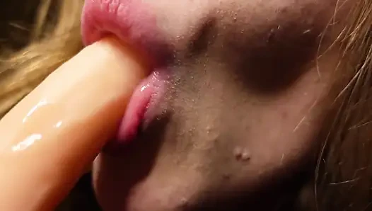 Closeup nyepong dildo