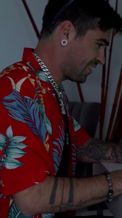 Spring Breakers Bölüm 2: Rory Knox, Octavia Red ve Jasmine Wilde'lı Kızlar - BFFS | Klip 1