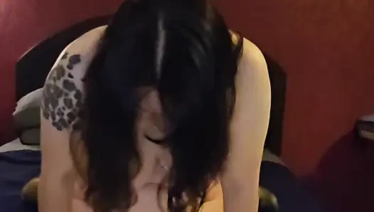 Çıplaklar havuzuna gittik ve harika seks yaptık
