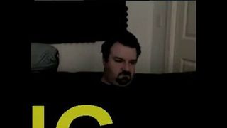 Darksydephil (Philip Paul Burnell) si masturba in diretta in webcam