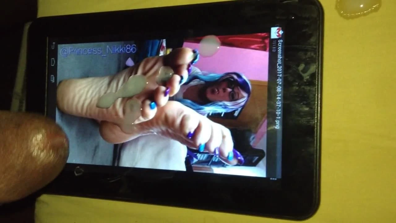 Princessnikki86 feet cum tribute (bbc)
