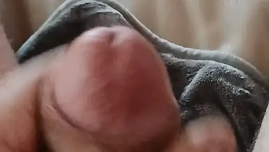 Asyalı porno izlerken oyun oynuyor