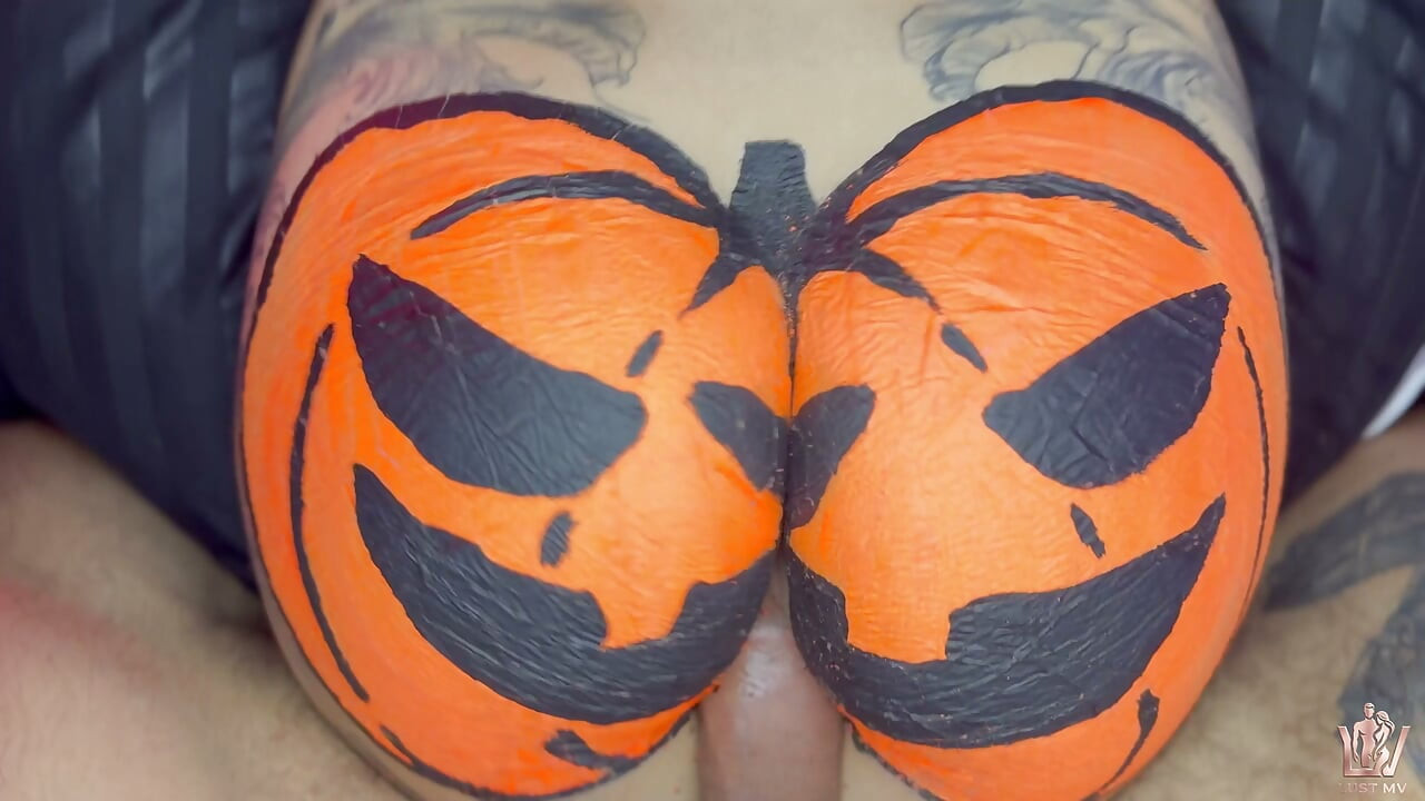 Halloween pumpkin cosplay on Valentina Badillo big ass