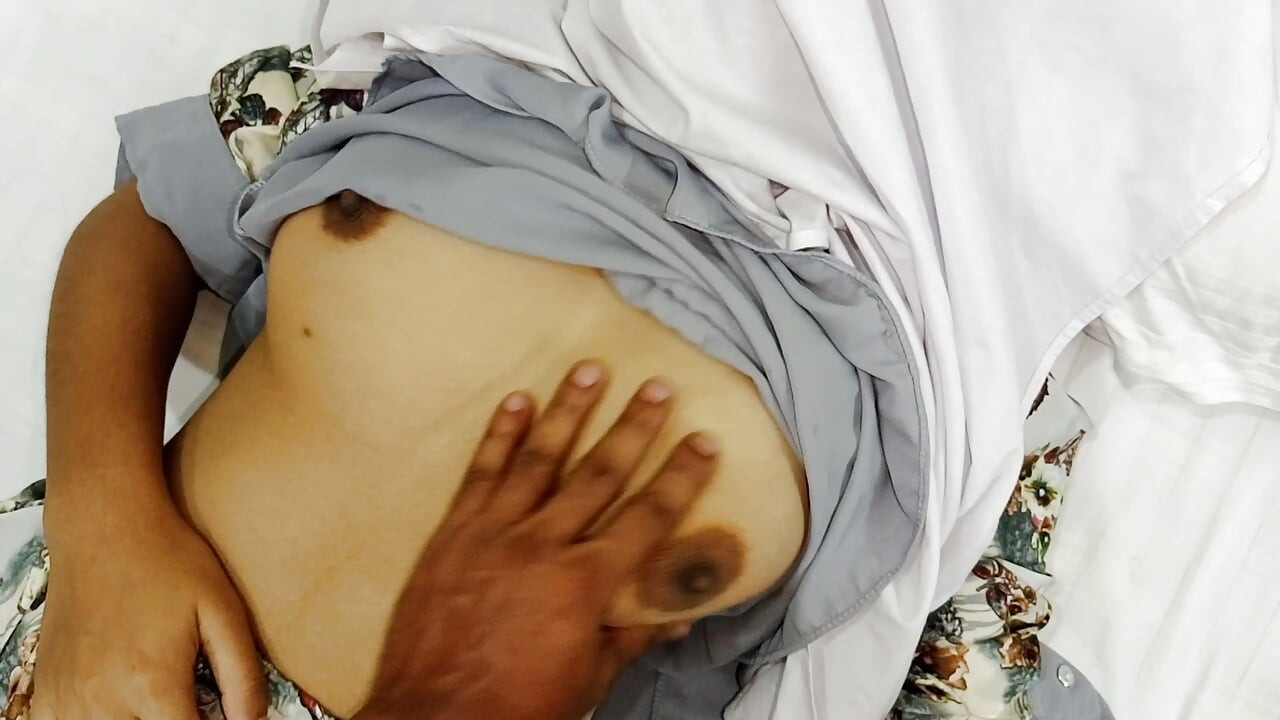 فتاة جامعية بنغلاديشية