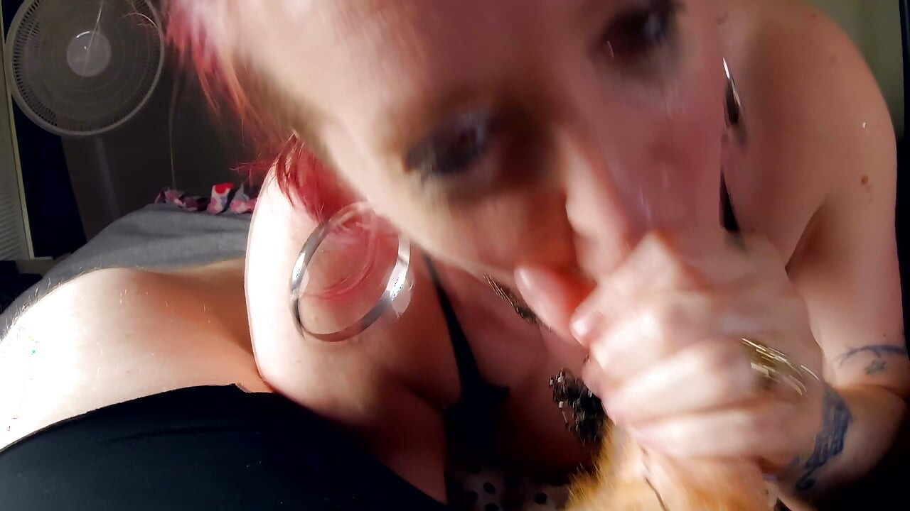 4K Duże cycki MILF ssie kutasa dla ogromnej twarzy