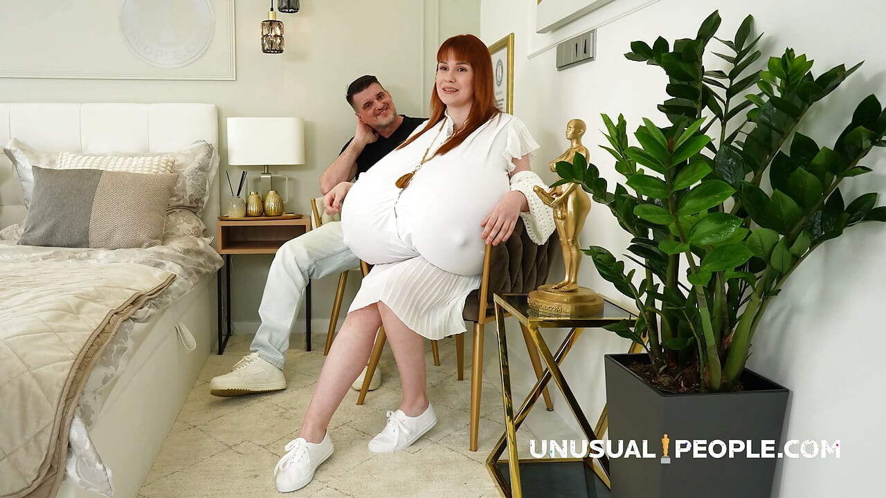 Mulher com os Maiores Seios do Mundo (Pessoas Incomuns)