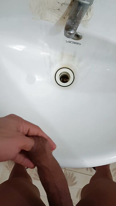 Trans se faisant plaisir toute seule avant le boulot.