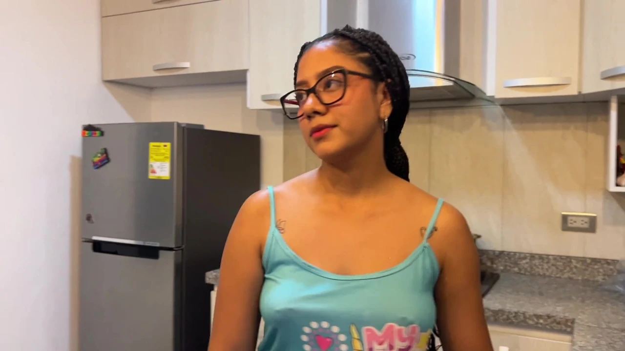 Bridney destroys her wet pussy with a cucumber