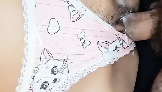 "Isi aku dengan susu dan berikan padaku dengan keras" gadis kurus ini suka besar