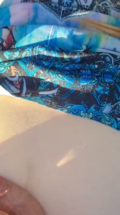 O motorista de táxi em vez de dinheiro decidiu tentar todos os buracos de sua meia-irmã (do boquete ao anal, passando pela buceta) | Clipe 1
