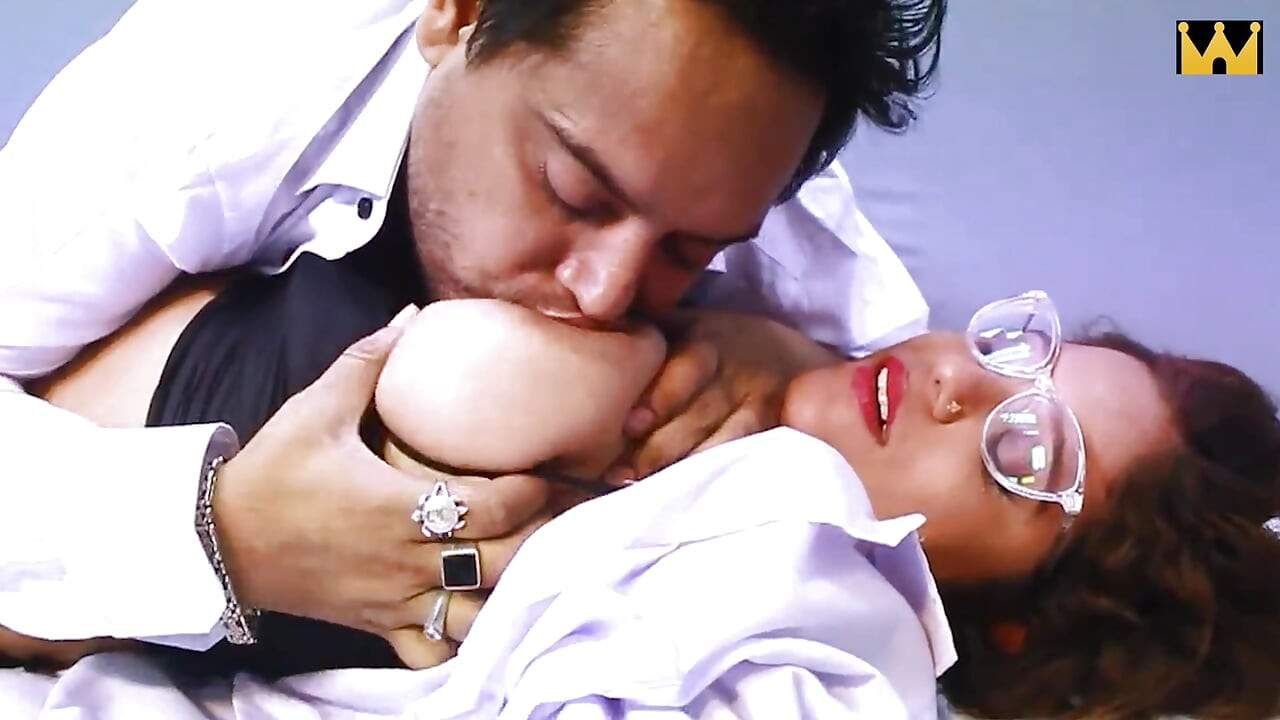 الجنس المتشددين مع زوجة ديوار ونائب الرئيس في فمها