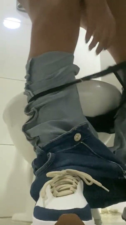 I asked Latina to record herself pissing in public restroom and she agrees | Clip 1