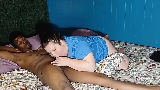 Döl yiyen o yarağa şaplak atıyor gırtlağına kadar alıyor kraliçe lynn