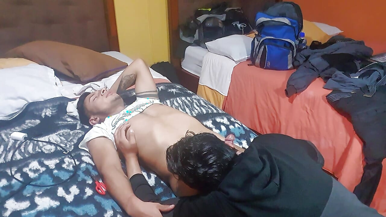 My friend asks me to suck his cock while he's bandaged