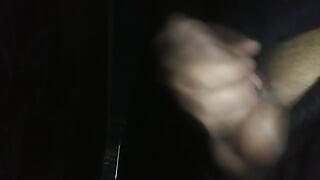 एक गली में मुझे कड़ी मेहनत दे रहा है