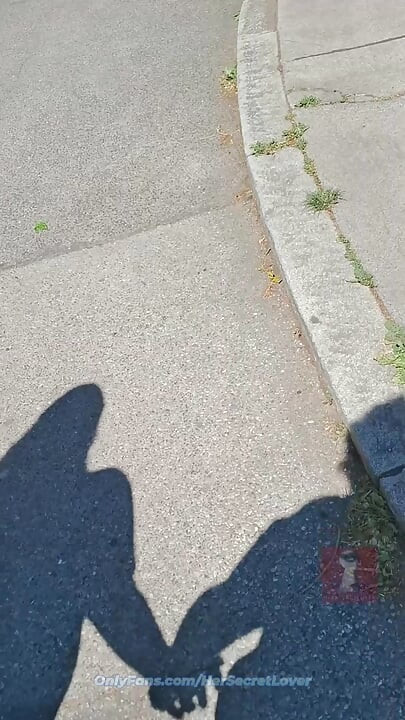 Mi esposo apostó a su aprendiz de 28 años a que no podía follarme ... Le hice perder la apuesta.
