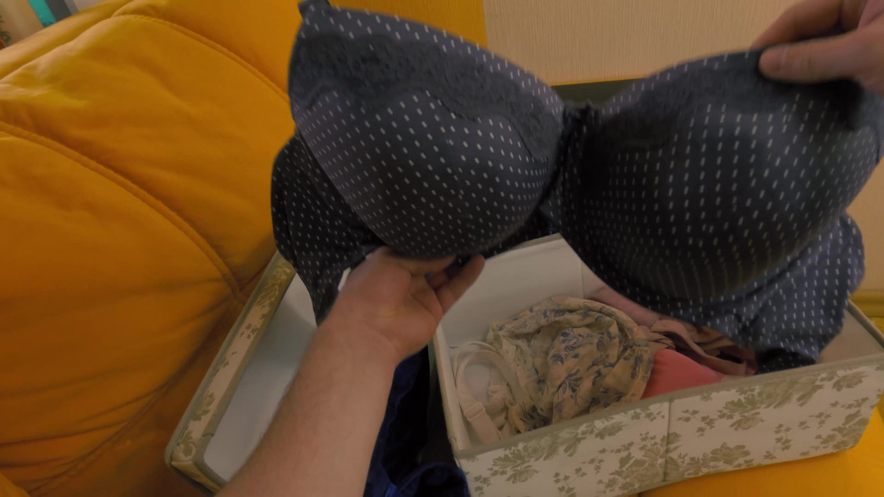 丰满的继母anna katz教继子做爱