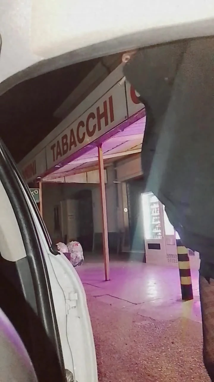 Trav sexy in public