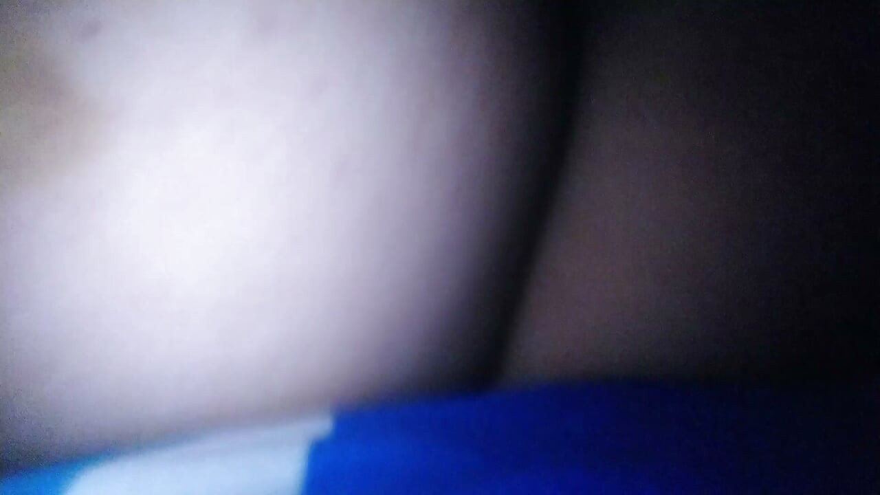 вылизываю жопу своему мужику и отправляю видео своему рогоносцу