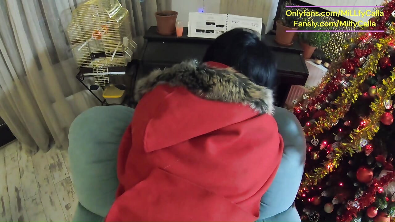 Santa's Horny Slut MILF - Blowjob, Doggystyle & Cum on Gloves & Red Coat