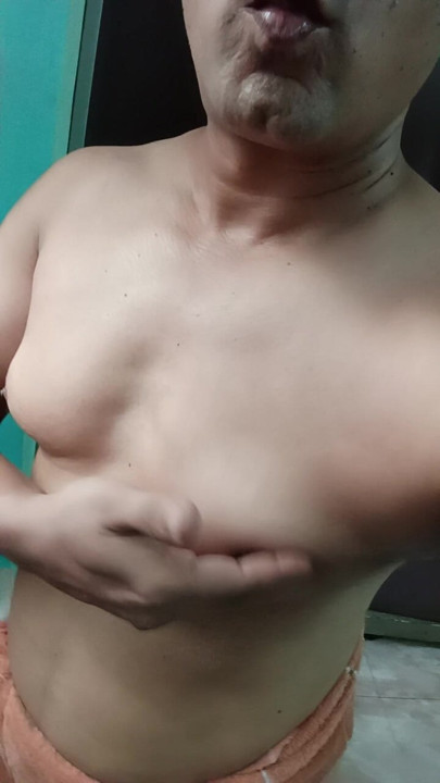 Bergabunglah denganku dengan perasaan bayi yang begitu terangsang